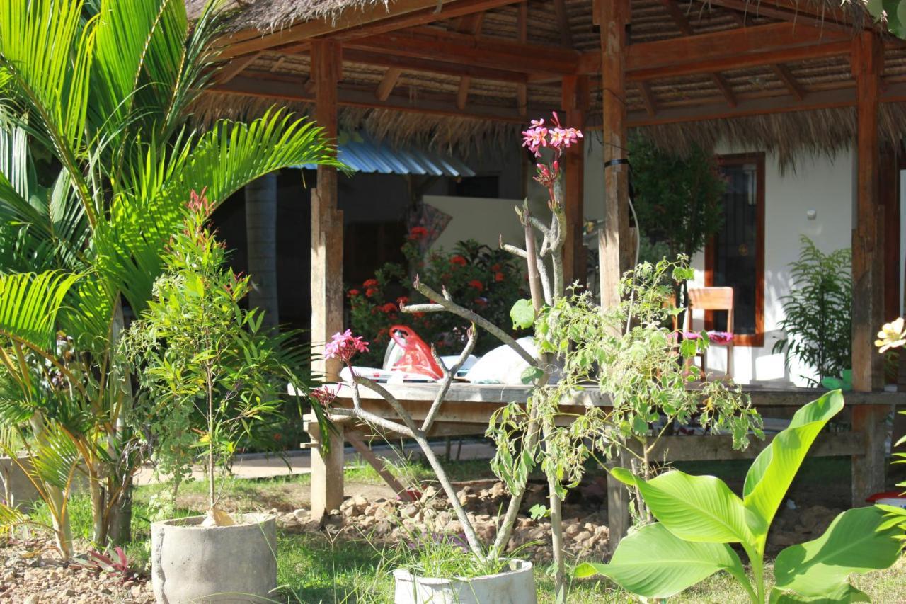 Herry Homestay Kuta  Buitenkant foto