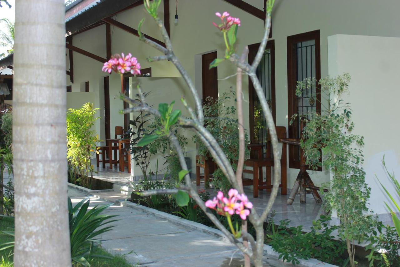 Herry Homestay Kuta  Buitenkant foto
