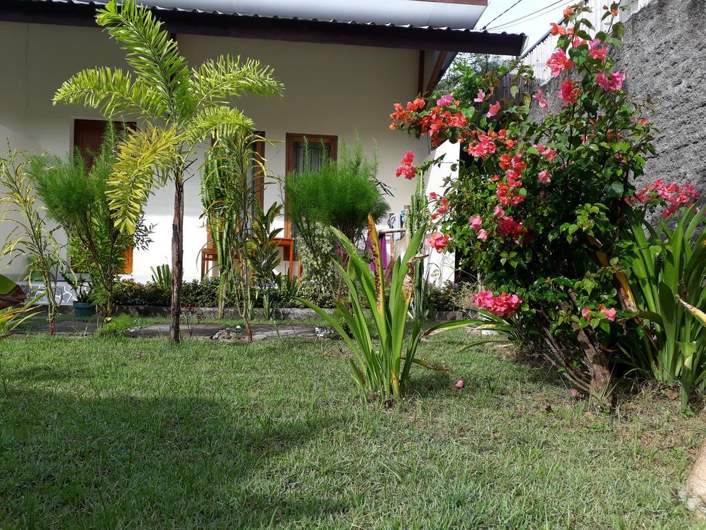 Herry Homestay Kuta  Buitenkant foto