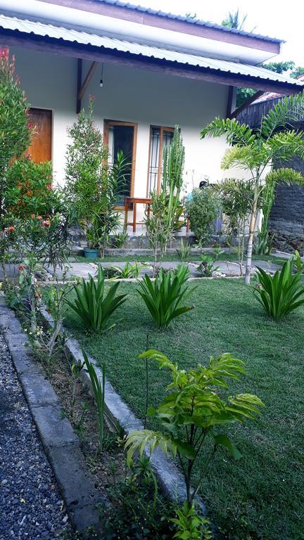 Herry Homestay Kuta  Buitenkant foto